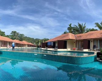 بلو باي ريزورت - كو ياو ياي - حوض السباحة