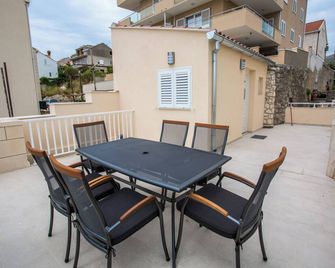 Serious Job Room - Dubrovnik - Balcón