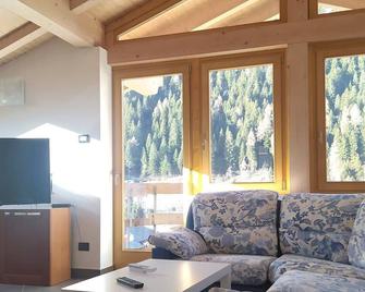 Appartamento Mary - Casa Green - Dog friendly, box auto - Cogolo - Sala de estar