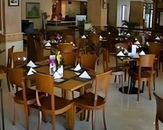 Mega Cikini Hotel - Yakarta - Restaurante
