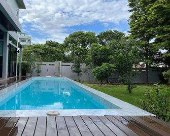 Ap House - Bangkok - Piscina