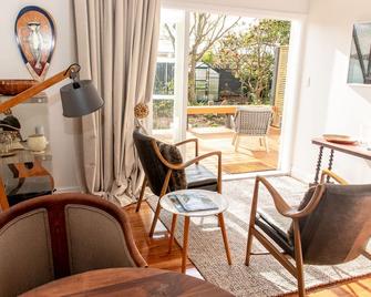 The Alchemist Retreat, Private Studio in Carterton - Carterton - Living room