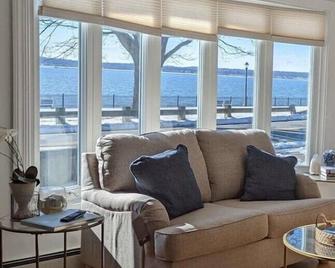 Clear LI Sound waterview, Wedding pics, Yale&Beach - 紐黑文 - 客廳