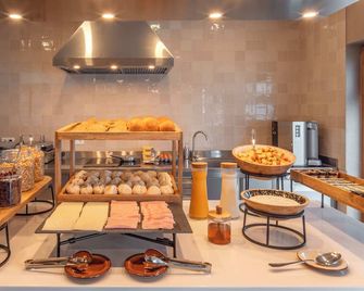 Authentic Tavira Hotel - Tavira - Buffet