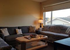 Tuscan Ridge Homestay Calgary West - Calgary - Pokój dzienny