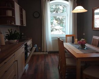 Luna et Sol - Haus am See großes Apartment - Oschersleben - Comedor