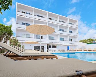 阿祖拉尼地中海酒店 - 聖歐拉利亞德爾里奧 - 聖埃烏拉利亞 - 游泳池