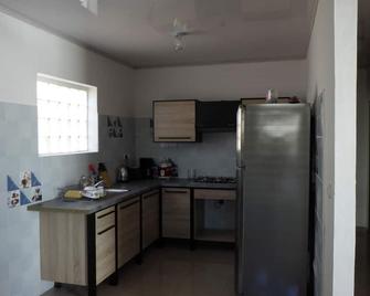 House 10 minutes from all amenities and the beach - Saint-Pierre - Küche