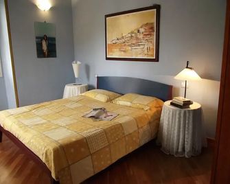 Casa Azzurro Pervinca By Holiday World - Finale Ligure - Bedroom