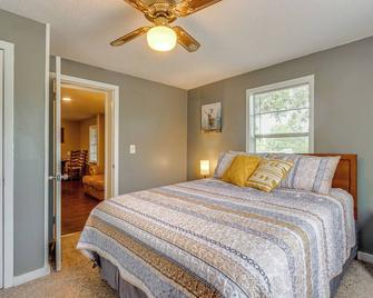 Harrison Getaway with Yard and Parking Near Fishing - Harrison - Bedroom