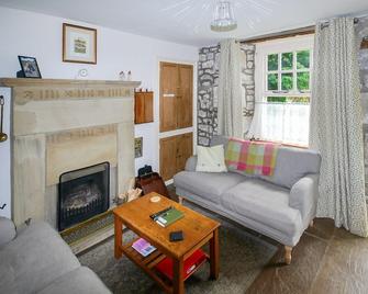 2 bedroom accommodation in Austwick, near Settle - Clapham (Lancashire) - Living room