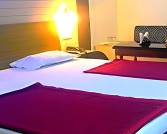 Hotel Sagar Castle - Ratlām - Bedroom