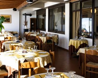Rifugio Alantino - Rocca di Cambio - Restaurante