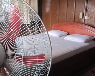 Hotel Germain - Ganvié Holiday Resort - Abomey-Calavi - Bedroom