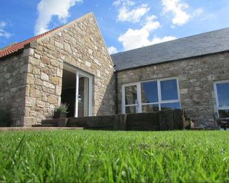 Woodside Apartments - סנט אנדרוז - בניין