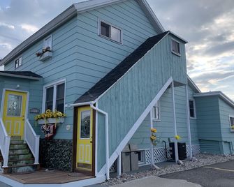 Munising, Walk to Boat Cruises, Coffee Shops & Brewery! - Munising - Building