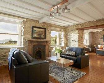 Teach Geal - 4 bedroom house - Castlegregory - Living room