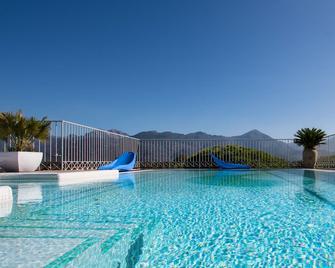 Verdeluna Aparthotel - Pietrasanta - Pileta
