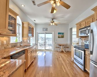 Steps To The Beach - Heated Pool, Elevator, Amazing Rooftop Views! New, Modern! - Ship Bottom - Cocina