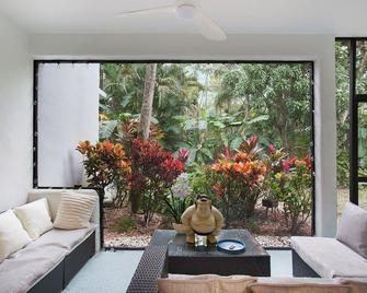 Naples Luxury Condo, Pool, Tennis, Minutes from the Beach - Naples - Sala de estar