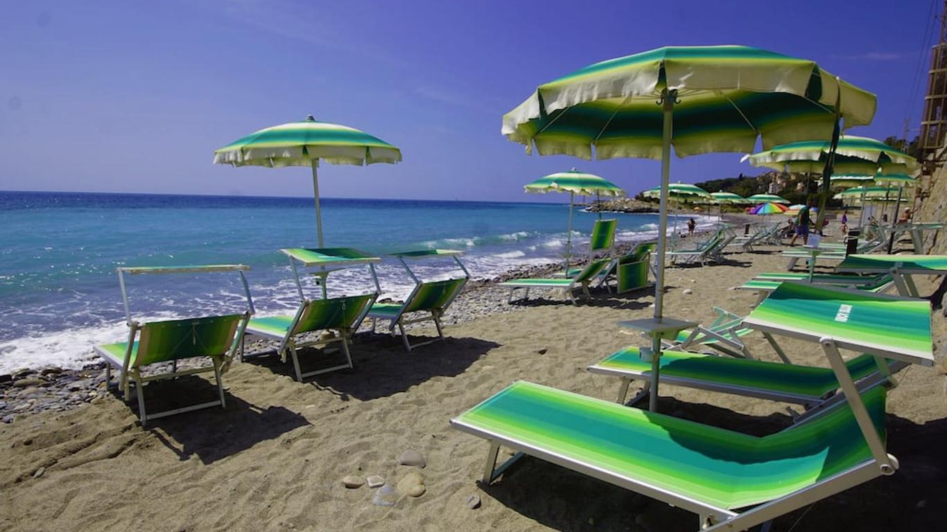 Hotel Lora