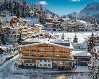 Hotel Gran Pre - San Vigilio di Marebbe - Building