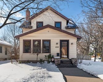 Fulton Lodge - Edina - Edificio