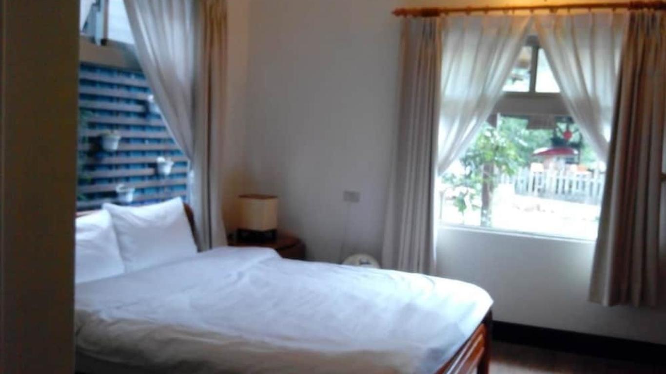 Lohas Gallery Long Stay Hostel