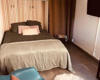 Chambre La madeleine - Gémenos - Schlafzimmer
