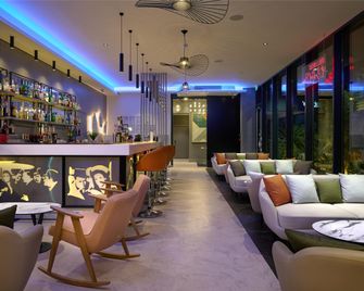 Spark by Hilton Luton - Luton - Bar