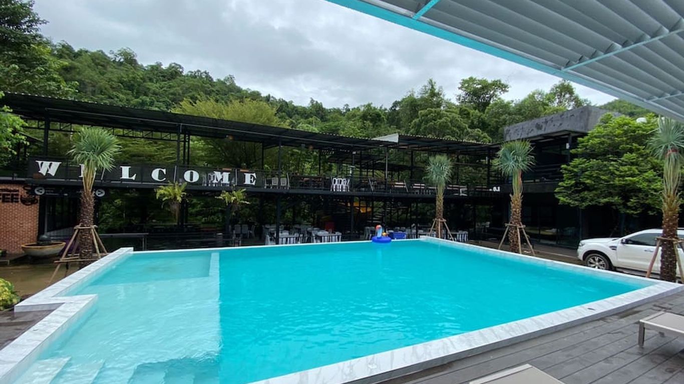 ณัฐพล รีสอร์ท