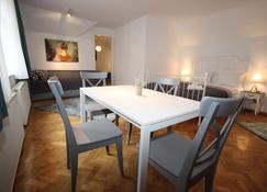 92 Residence - Brasov - Yemek odası