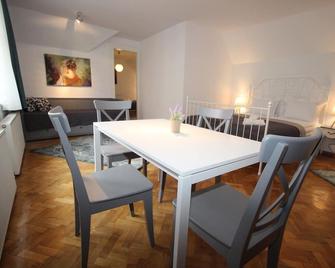 92 Residence - Braşov - Dining room