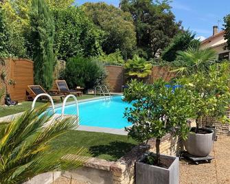 Beautiful Full Foot House With Pool Close To Town Center And Dordogne - Bergerac - Piscine