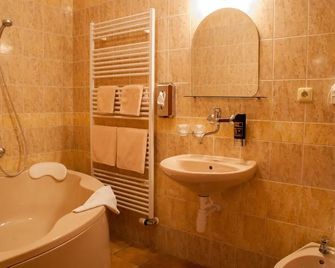 Hotel Pod Hradom - Trencin