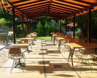 Nehir Dalyan Boutique Otel - Ortaca - Патіо
