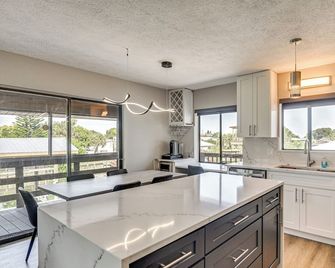 Outdoor Oasis w/ Boat Slip & Spa in St Augustine! - St. Augustine - Küche