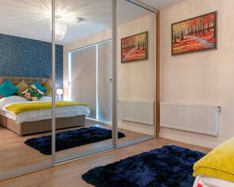 Addenbrookes Townhouse with Parking and sleeps 6 ; 5 mins to Papworth hospital - Cambridge - Bedroom