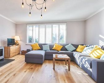 Sunny Days: Beautiful Spacious 4 Bed Hou - Brixham - Wohnzimmer
