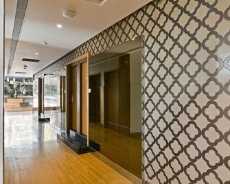 Hotel Leafio - Bombay - Pasillo
