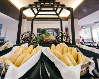 El Español Paseo de Montejo - Mérida - Buffet