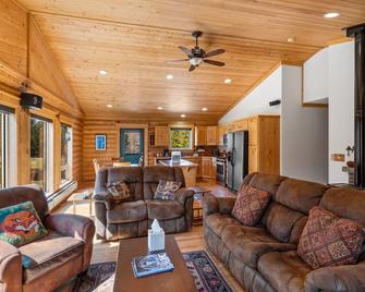 Lazy Fox Cabin - West Yellowstone - Sala de estar