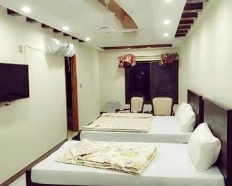 Hotel Al Subtaini - Murree - Bedroom