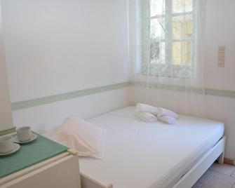 Aegli Rooms - Tinos - Schlafzimmer
