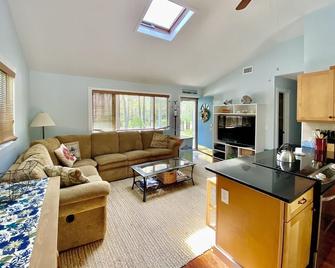 Hamptons Home w/ Pool and Backyard Oasis on Private Street - Hampton Bays - Living room