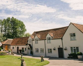Double or Twin Ensuite at Aldwick Estate - Redhill - Edificio