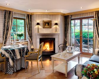 Hotel Bareiss - Baiersbronn - Bedroom