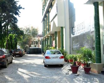 Hotel Trg - Jammu - Vista del exterior