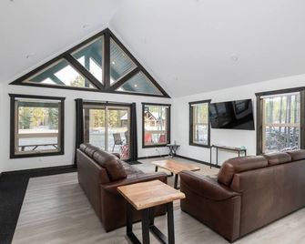The Sundance Cabin - Valemount - Wohnzimmer