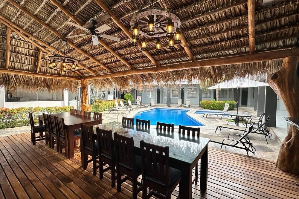 Tropical Paradise 20 Room Private Resort - Close to Cocal Casino - Jacó - Pool
